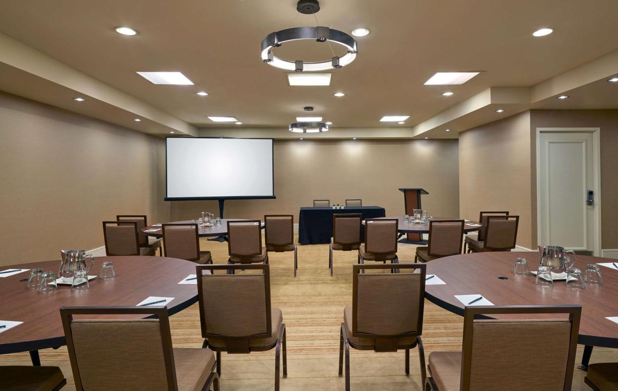 Hilton Denver City Center Bagian luar foto